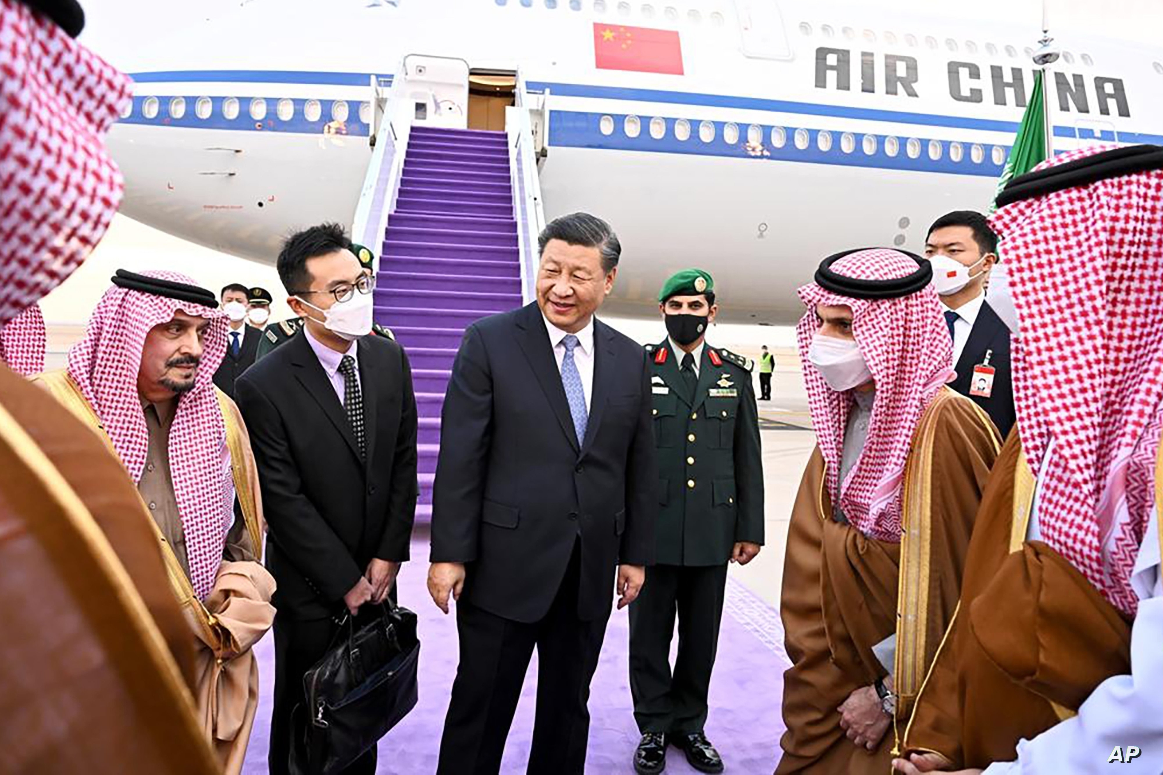 قبيل قمة الرياض.. سفير الصين في الاردن يحتفي بالعلاقة مع العرب بمقال مطوّل
