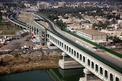 المرور تنوه لقطع جسر الطابقين باتجاه تقاطع المصافي في بغداد