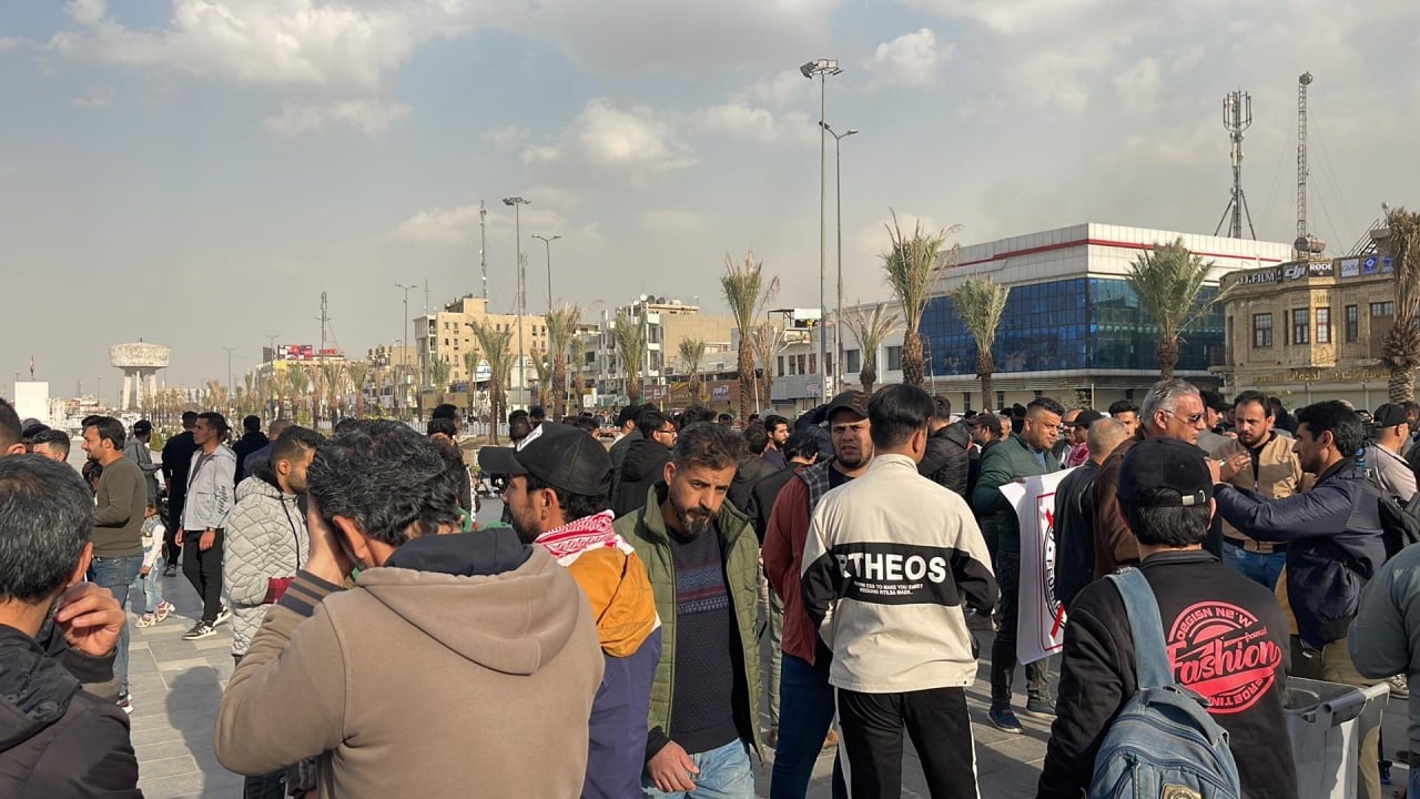 انطلاق تظاهرات في ساحة التحرير وسط بغداد احتجاجا على ارتفاع الدولار