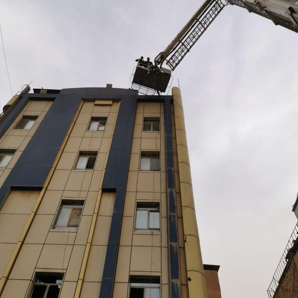 الدفاع المدني ينقذ زوارًا إيرانيين من حريق بإحدى فنادق النجف