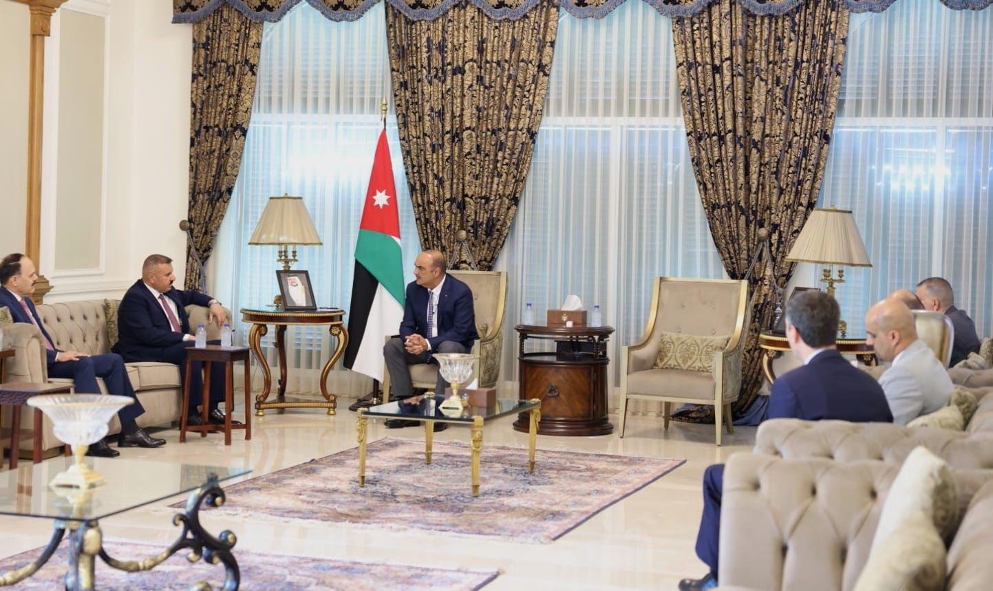 وزير الداخلية ورئيس الوزراء الاردني يبحثان سبل تفعيل الاتفاقيات الثنائية بين البلدين