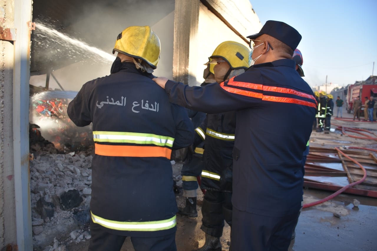 اخماد حريق كبير اندلع في مخازن حي تونس بالعاصمة بغداد