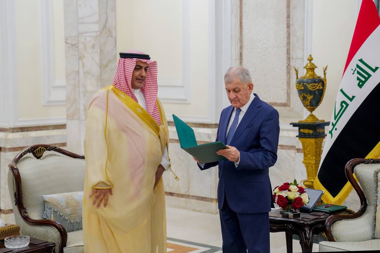 الرئيس رشيد يتسلّم رسالة خطيّة من العاهل السعودي
