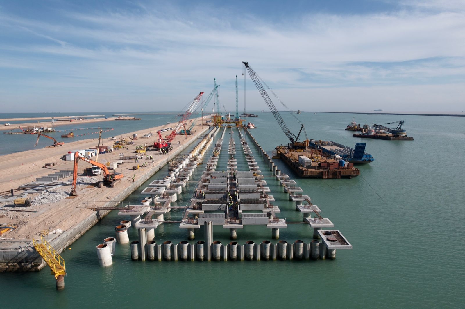 الموانئ: نسب الإنجاز في مشروع الارصفة الخمسة بميناء الفاو بلغت 77%