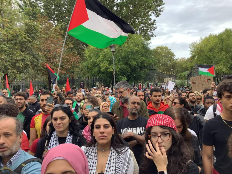 تظاهرات ضخمة في العاصمة الايطالية روما تضامنا مع فلسطين