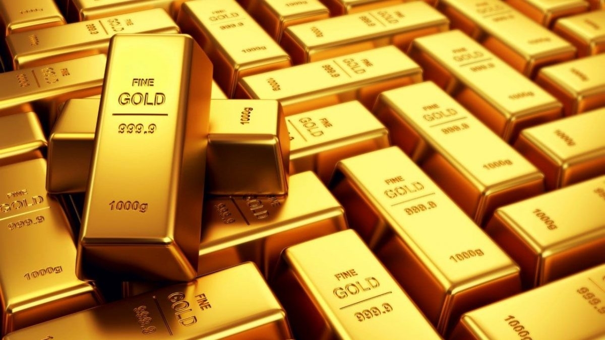 الذهب يتراجع قبل صدور بيانات اقتصادية في امريكا واوروبا
