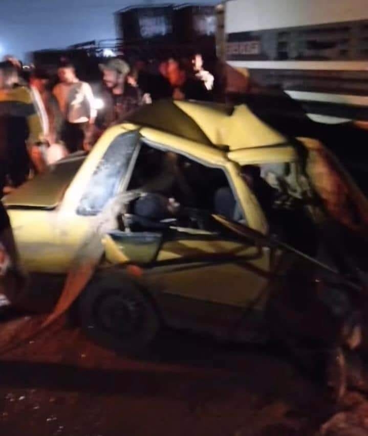 مصرع 5 أشخاص بحادث مروع بين سيارة حمل وسايبا في الموصل