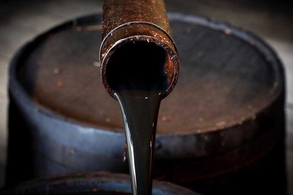 أسعار النفط ترتفع بأكثر من 2% بعد الضربات الأمريكية والبريطانية في اليمن