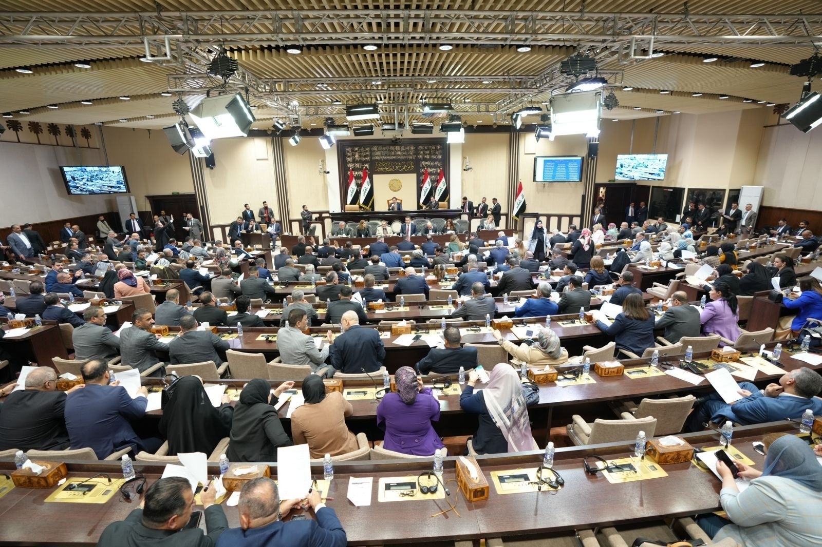 البرلمان يعقد جلسته برئاسة شاخوان عبدالله