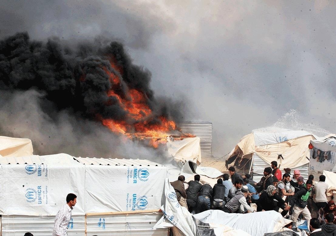 إندلاع حريق داخل مخيم للاجئين في قضاء سنجار