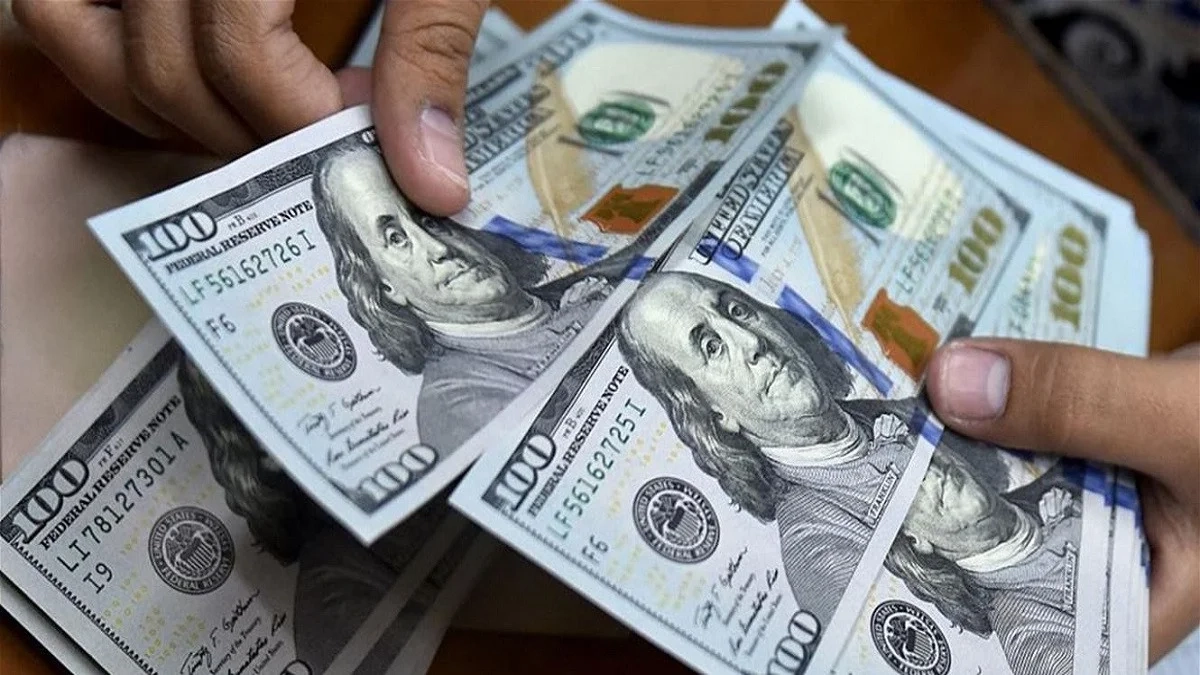 أسعار صرف الدولار تواصل الانخفاض في أسواق بغداد