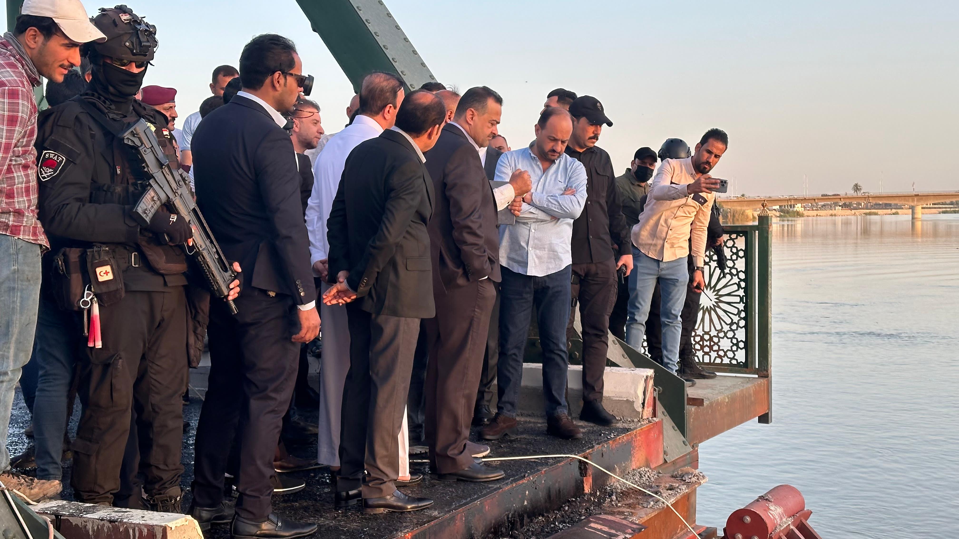 محافظ الأنبار من موقع حادث جسر الفلوجة الحديدي: ستتم مقاضاة المتسببين والمقصرين