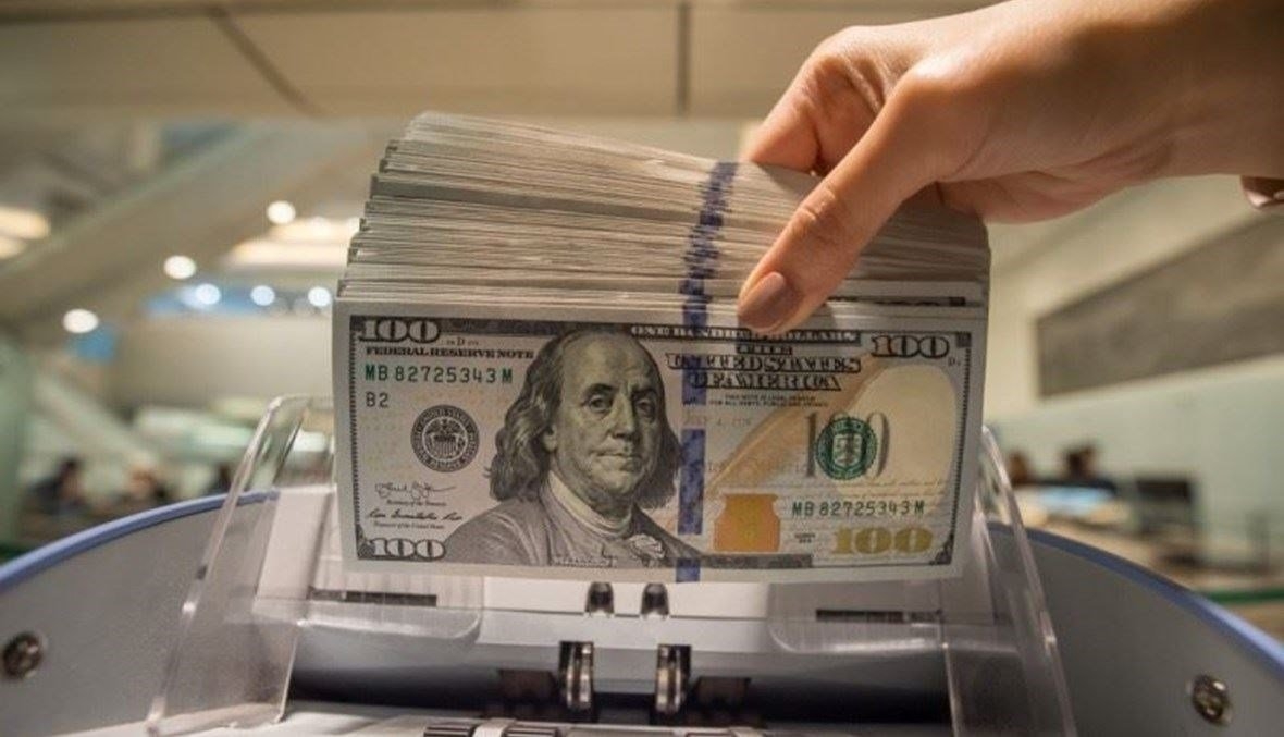 انخفاض طفيف يطرأ على أسعار الدولار في بغداد