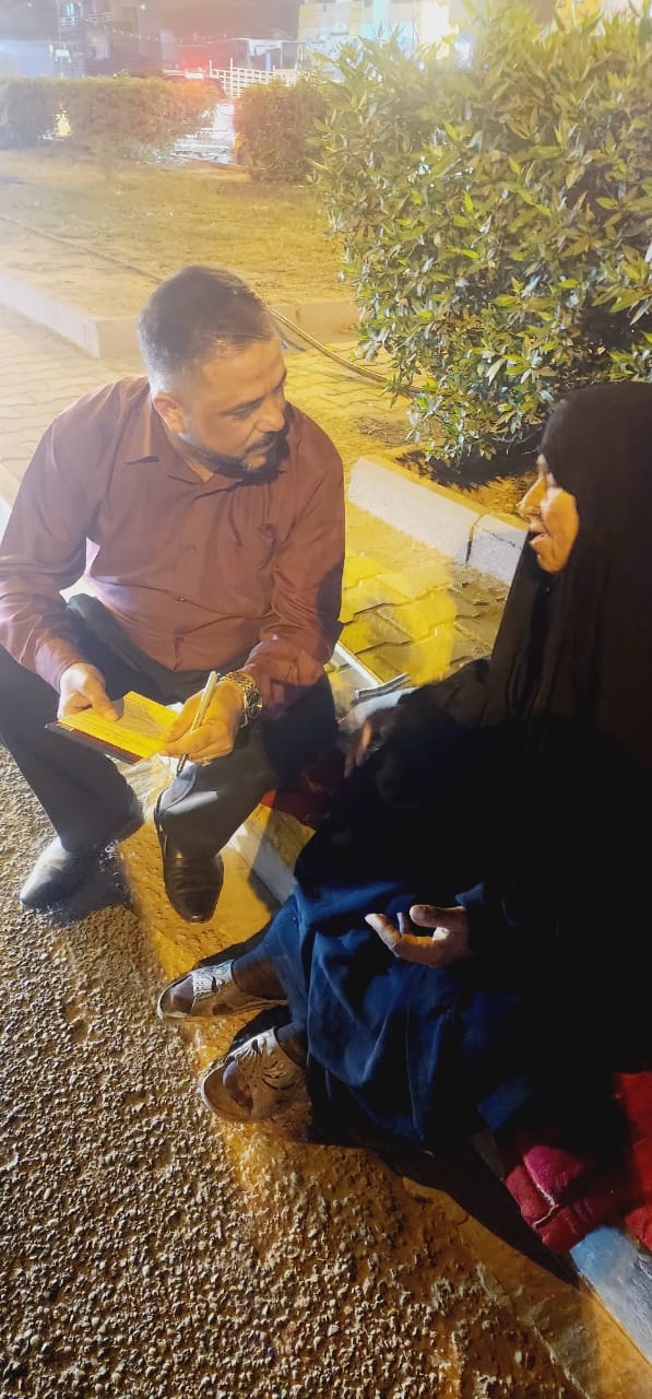 وزير العمل يوجه بزيارة امرأة مسنة في احدى تقاطعات بغداد