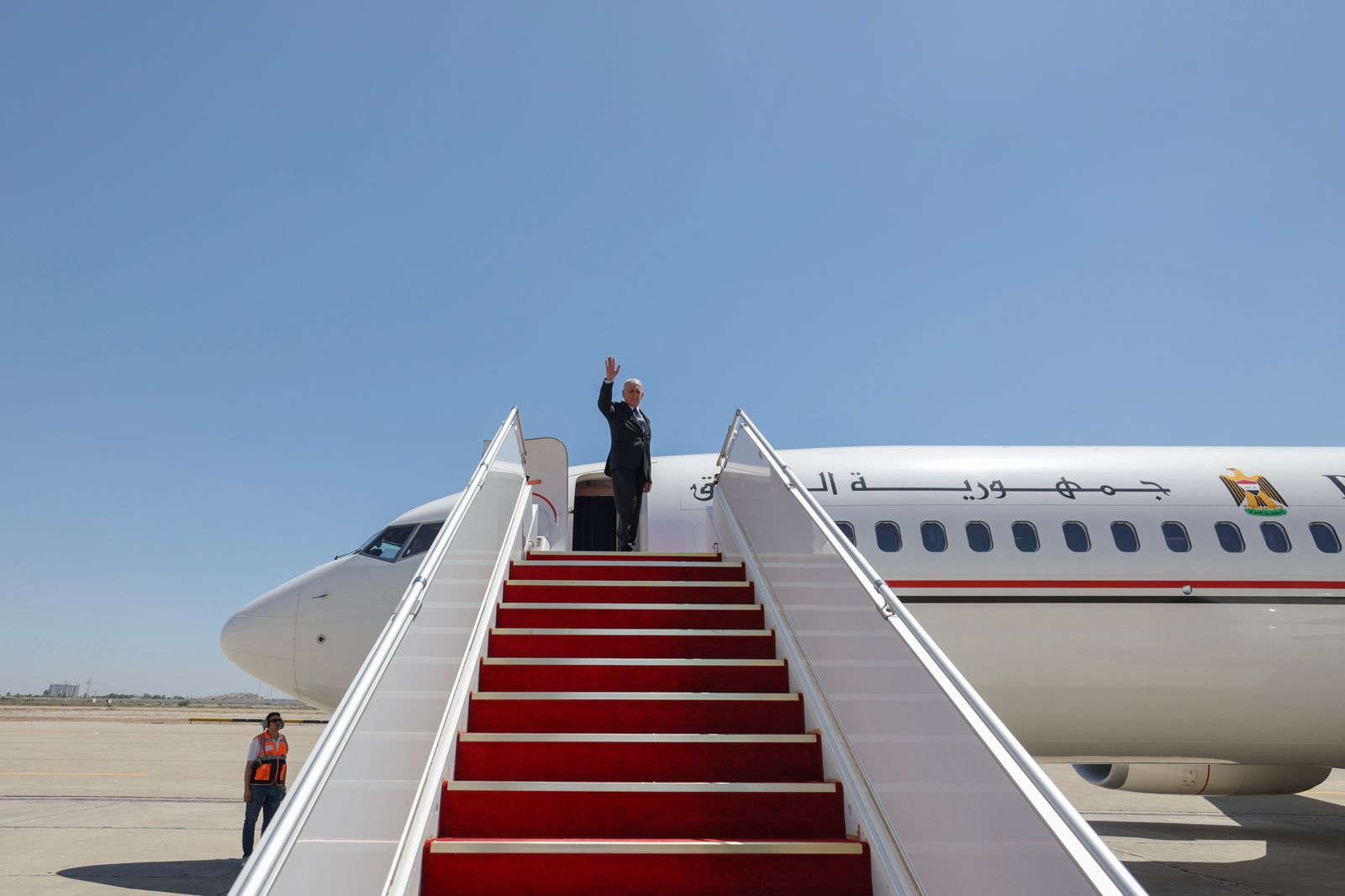 رئيس الجمهورية يغادر بغداد إلى البحرين للمشاركة في أعمال مؤتمر القمة العربية