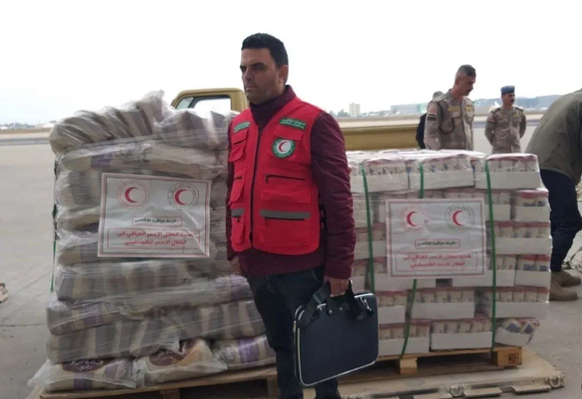 العراق يتبرع بـ 340 طنًا من الأدوية والمواد الغذائيّة إلى غزّة