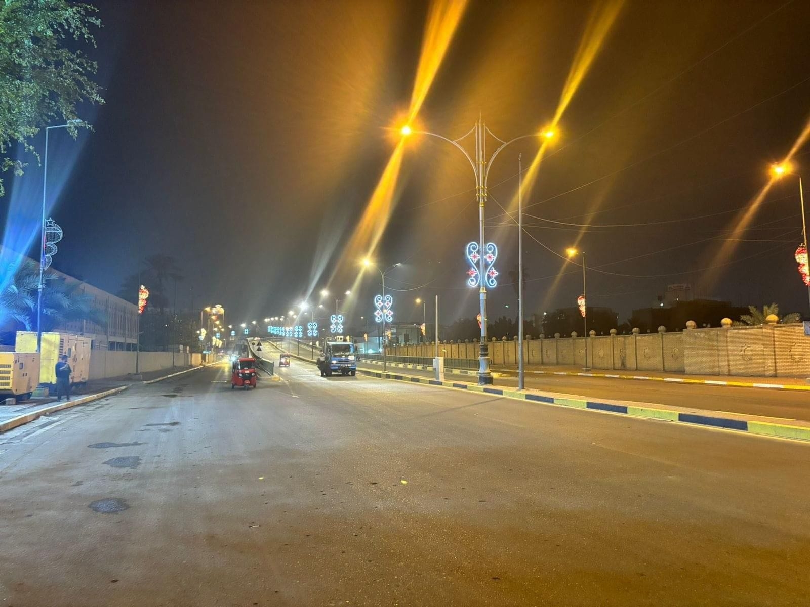 تأهيل انارة جسر موفرة للطاقة في بغداد