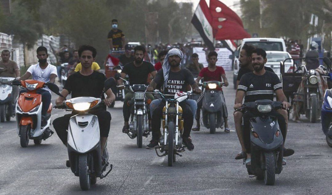 البرلمان يتدخل بعد منع أصحاب الدراجات ببغداد من التزوّد بالوقود