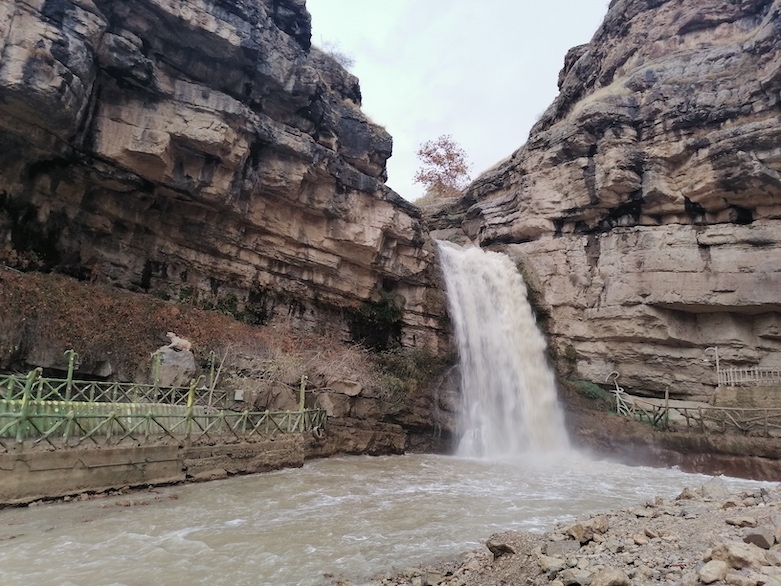 مصرع شاب في نهر 