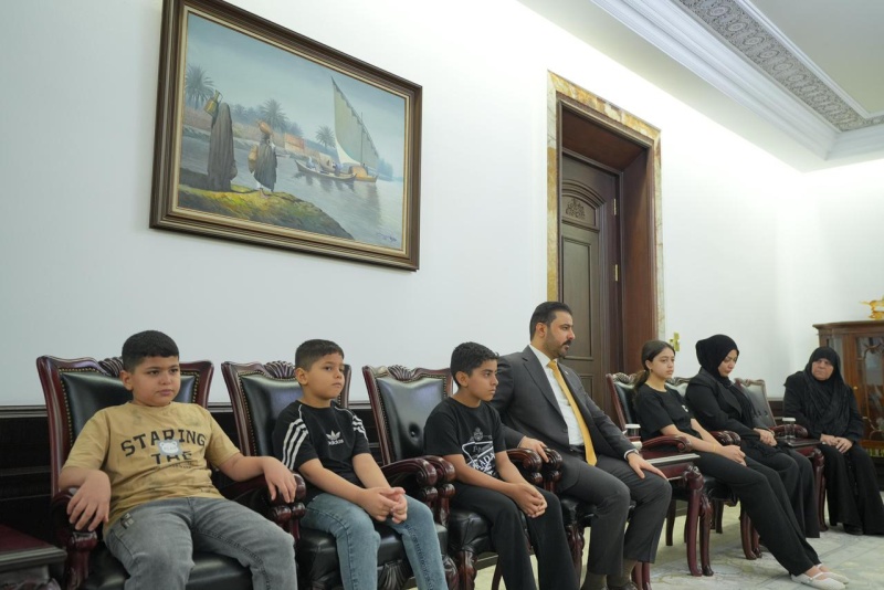 Iraq PM receives families of two security officers killed in Dora, Baghdad